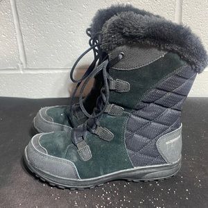 Size 6.5 women Columbia boots